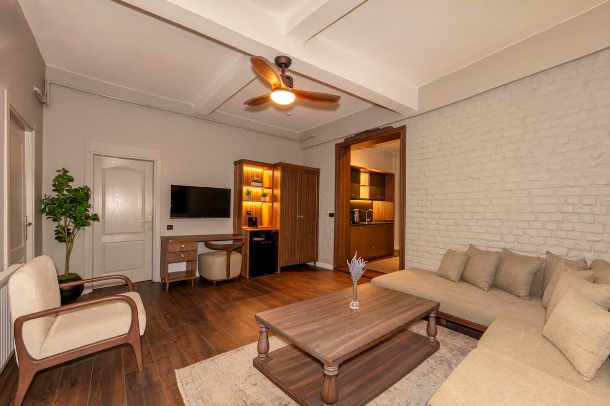 Ortaköy Meydanı’na Yakın Ferah 2+1 Daire